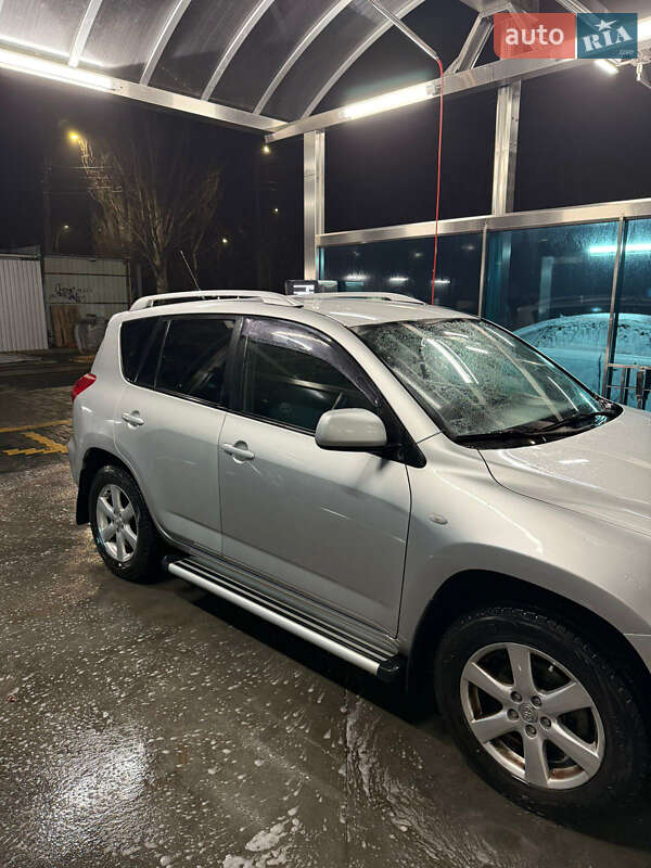 Внедорожник / Кроссовер Toyota RAV4 2007 в Николаеве