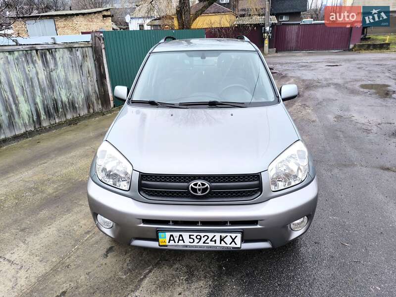 Внедорожник / Кроссовер Toyota RAV4 2003 в Киеве