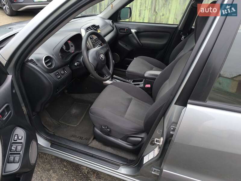 Внедорожник / Кроссовер Toyota RAV4 2003 в Киеве