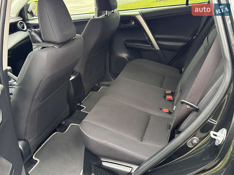 Внедорожник / Кроссовер Toyota RAV4 2017 в Харькове