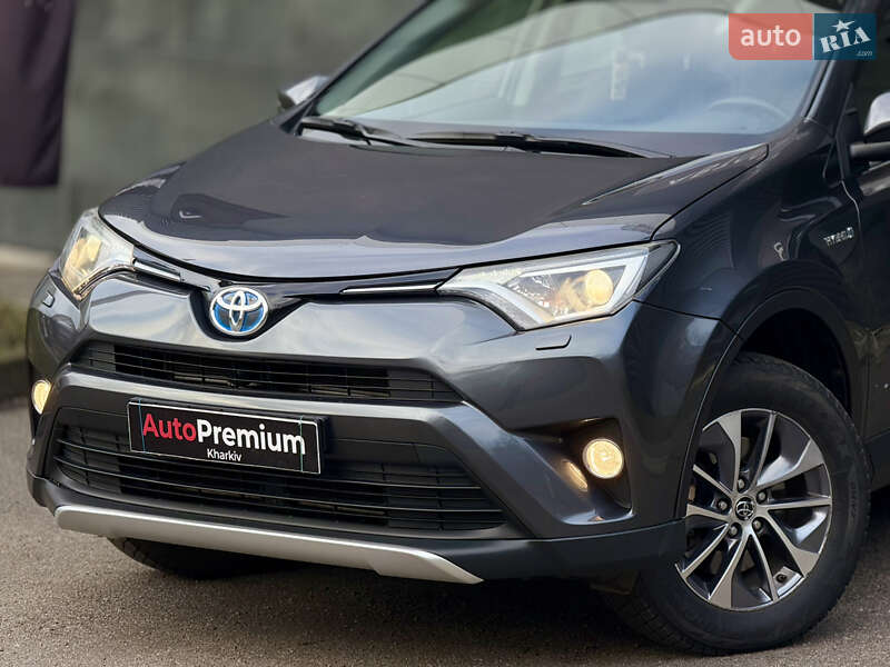Внедорожник / Кроссовер Toyota RAV4 2018 в Харькове
