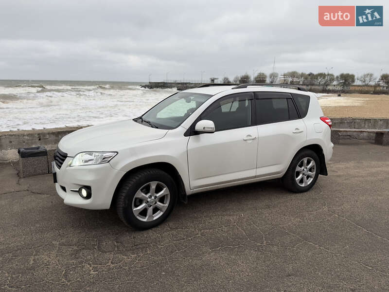 Toyota RAV4 2011