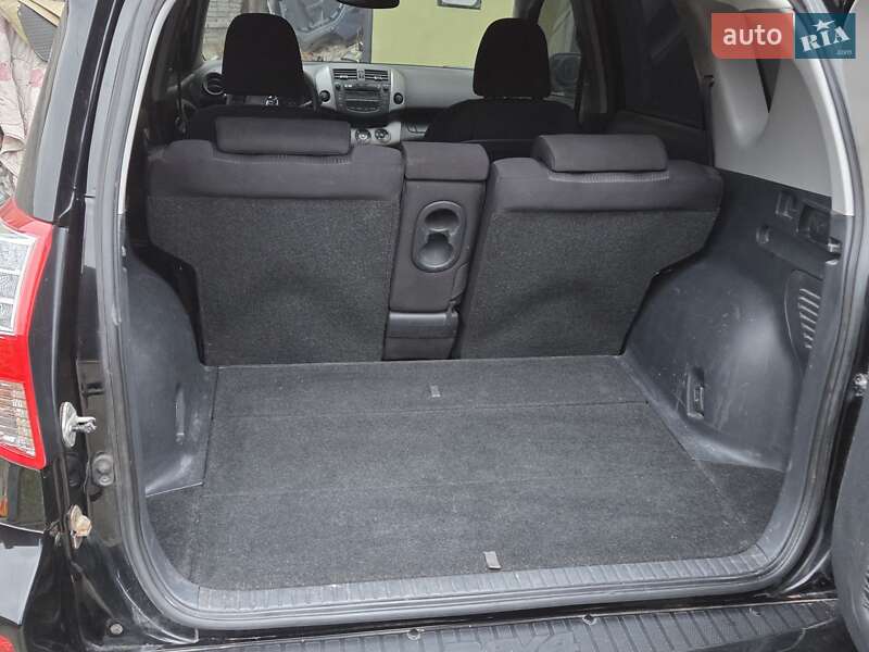 Внедорожник / Кроссовер Toyota RAV4 2010 в Днепре фото 4 Внедорожник / Кроссовер Toyota RAV4 2010 в Днепре