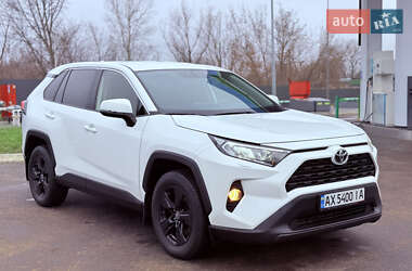Внедорожник / Кроссовер Toyota RAV4 2021 в Харькове