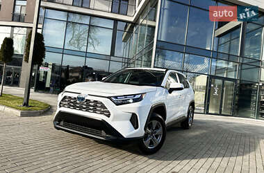 Позашляховик / Кросовер Toyota RAV4 2024 в Ужгороді