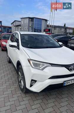 Внедорожник / Кроссовер Toyota RAV4 2016 в Житомире