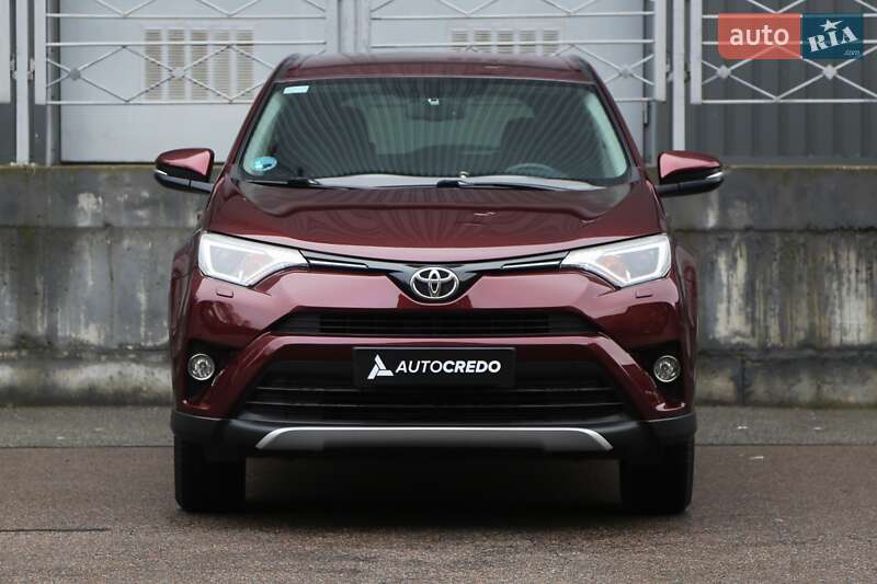Позашляховик / Кросовер Toyota RAV4 2016 в Києві