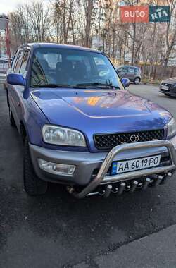 Внедорожник / Кроссовер Toyota RAV4 1999 в Киеве