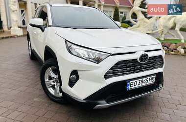 Внедорожник / Кроссовер Toyota RAV4 2019 в Хмельницком