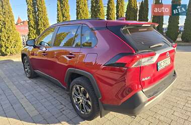 Позашляховик / Кросовер Toyota RAV4 2022 в Львові