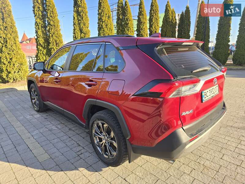 Позашляховик / Кросовер Toyota RAV4 2022 в Львові