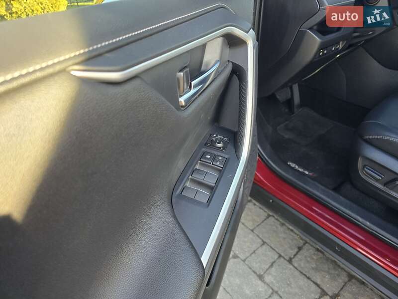Позашляховик / Кросовер Toyota RAV4 2022 в Львові
