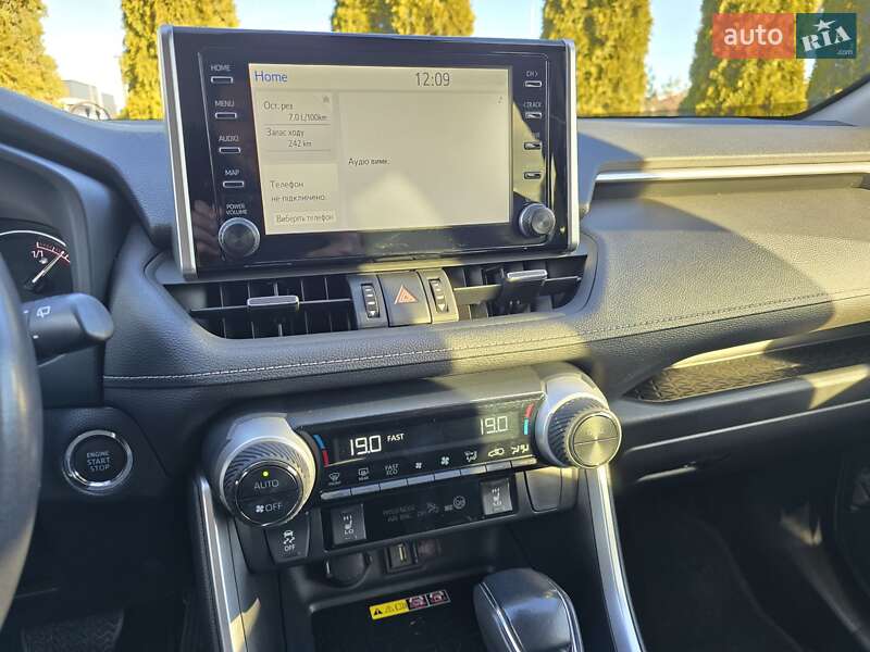 Позашляховик / Кросовер Toyota RAV4 2022 в Львові