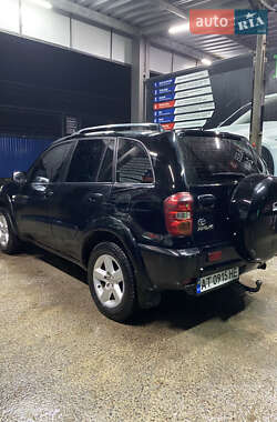 Внедорожник / Кроссовер Toyota RAV4 2004 в Коломые