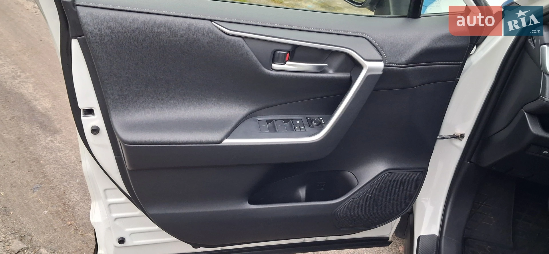 2019 Toyota RAV 4 - мініатюра 12