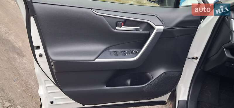 Позашляховик / Кросовер Toyota RAV4 2019 в Києві