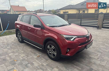Внедорожник / Кроссовер Toyota RAV4 2017 в Луцке