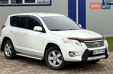 Позашляховик / Кросовер Toyota RAV4 2010 в Сарнах