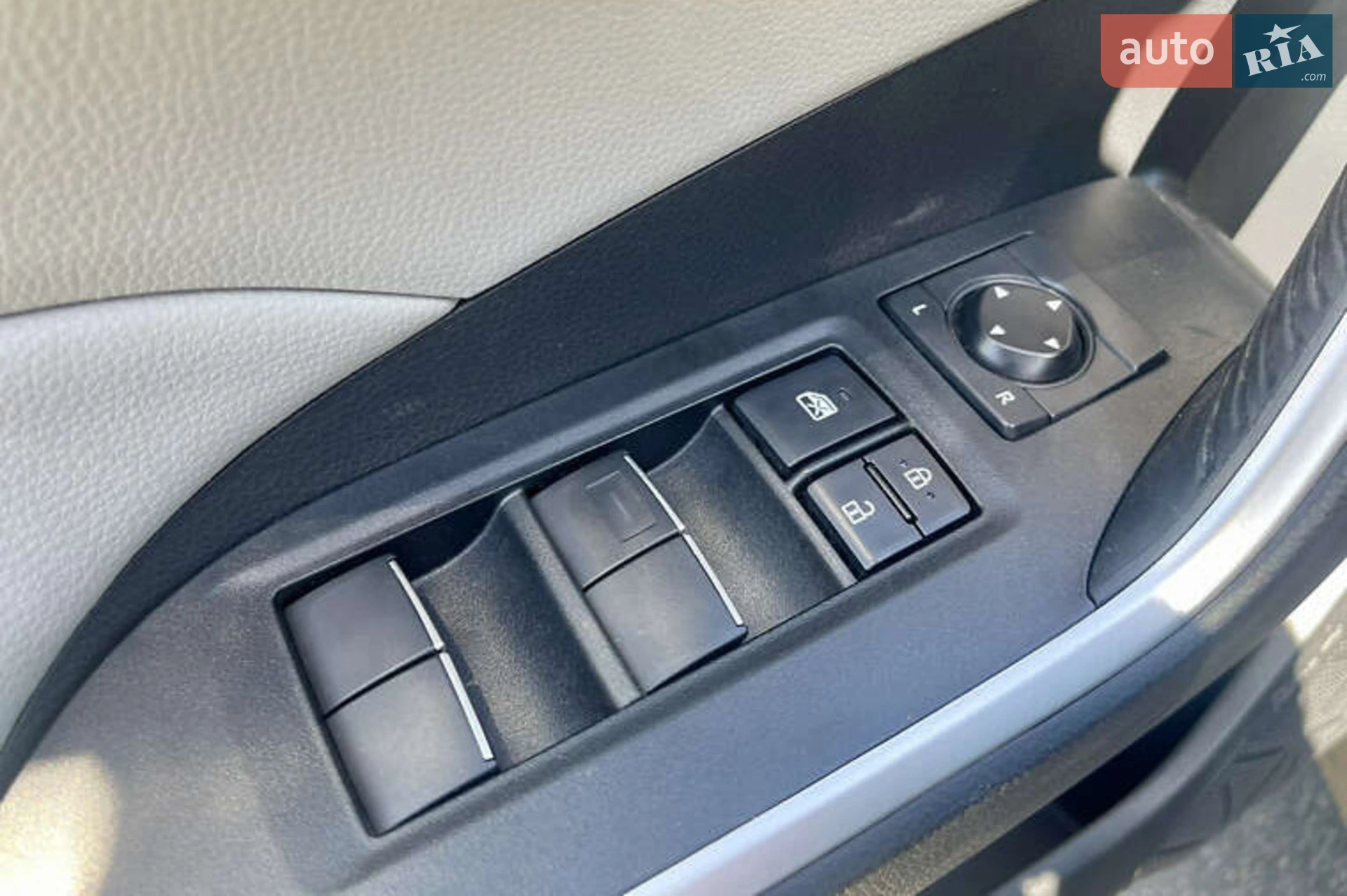 2021 Toyota RAV 4 - мініатюра 9