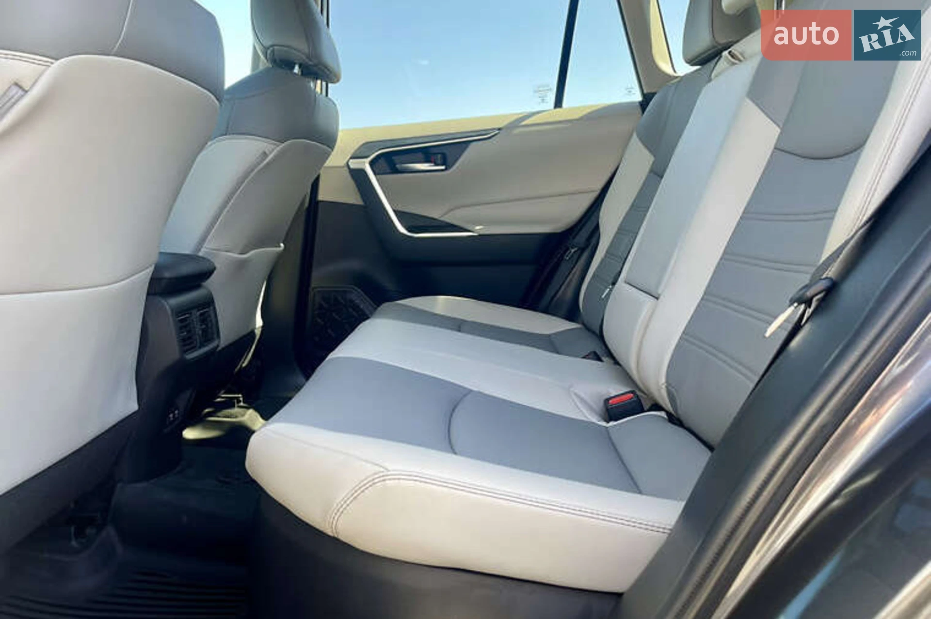 2021 Toyota RAV 4 - мініатюра 25