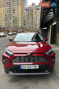 Внедорожник / Кроссовер Toyota RAV4 2022 в Киеве