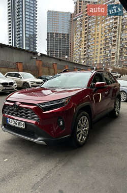 Позашляховик / Кросовер Toyota RAV4 2022 в Києві