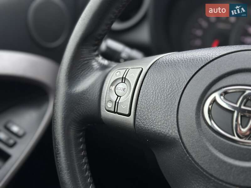 Позашляховик / Кросовер Toyota RAV4 2008 в Києві
