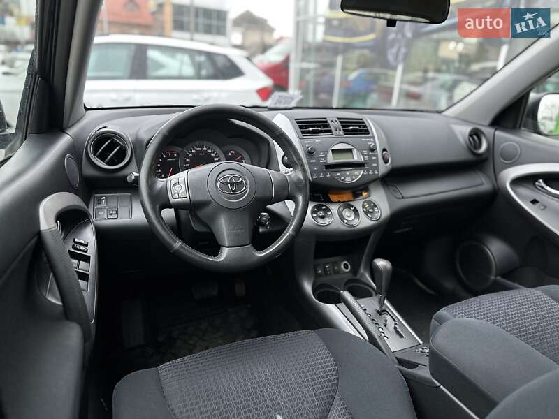 Позашляховик / Кросовер Toyota RAV4 2008 в Києві