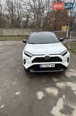 Внедорожник / Кроссовер Toyota RAV4 2023 в Полтаве