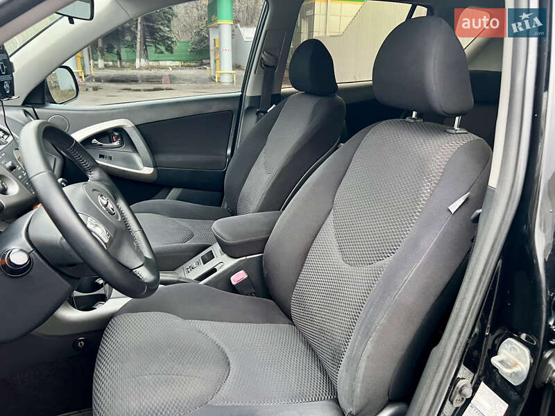 Внедорожник / Кроссовер Toyota RAV4 2006 в Днепре