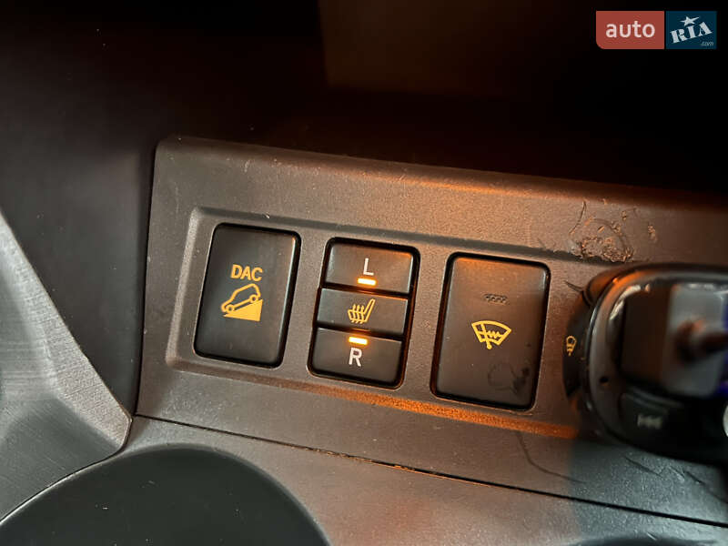 Внедорожник / Кроссовер Toyota RAV4 2006 в Днепре