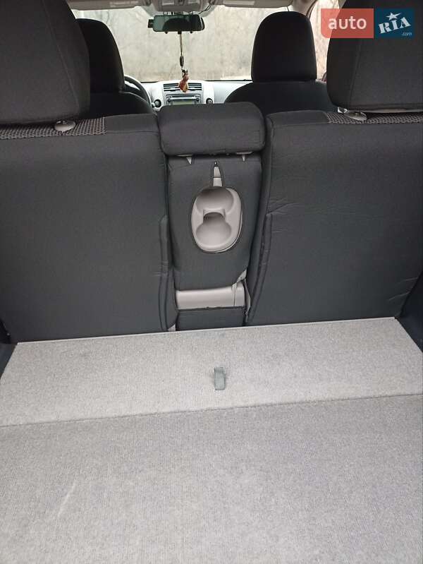 Позашляховик / Кросовер Toyota RAV4 2012 в Карлівці