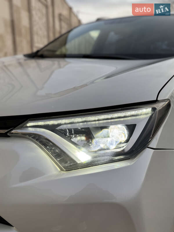 Позашляховик / Кросовер Toyota RAV4 2016 в Одесі