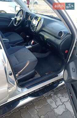 Позашляховик / Кросовер Toyota RAV4 2004 в Володимирі