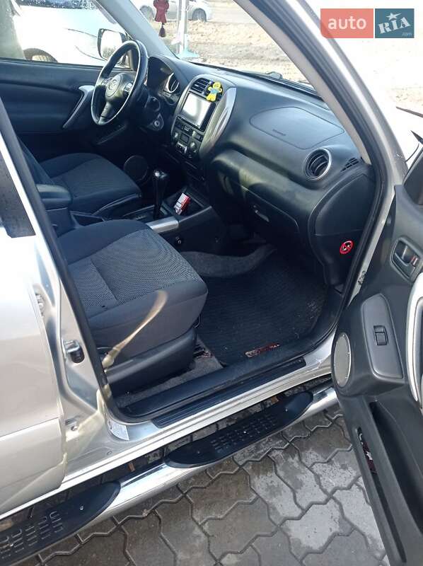 Позашляховик / Кросовер Toyota RAV4 2004 в Володимирі
