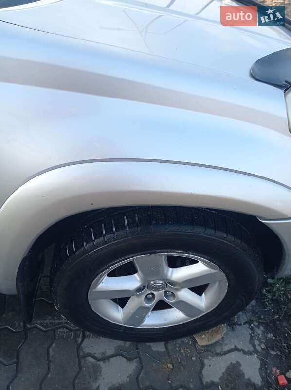 Позашляховик / Кросовер Toyota RAV4 2004 в Володимирі