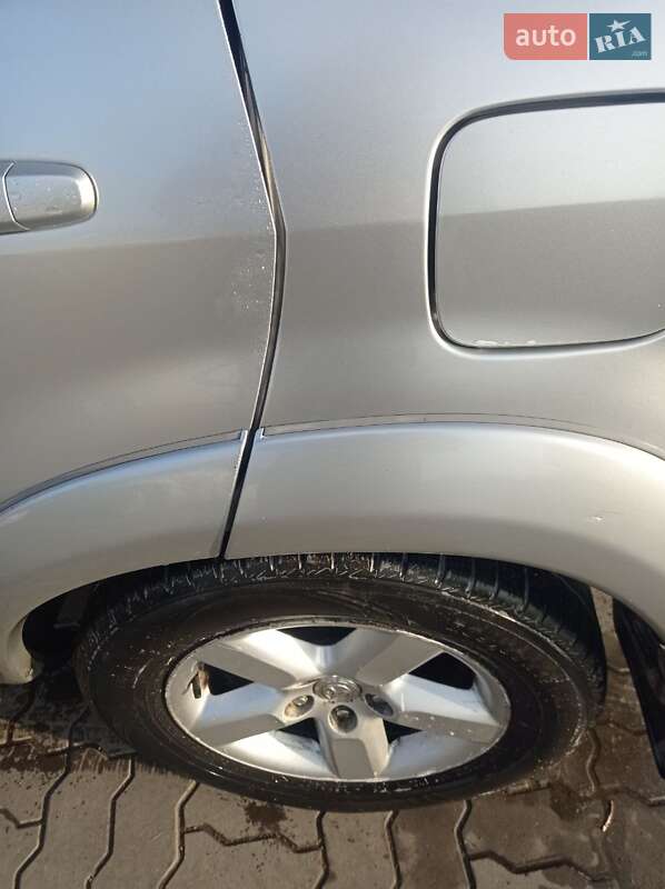 Позашляховик / Кросовер Toyota RAV4 2004 в Володимирі