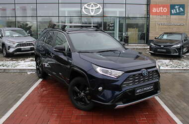 Внедорожник / Кроссовер Toyota RAV4 2021 в Черкассах