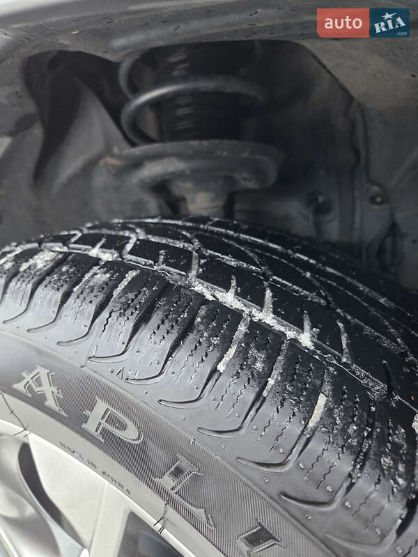 Позашляховик / Кросовер Toyota RAV4 2019 в Києві