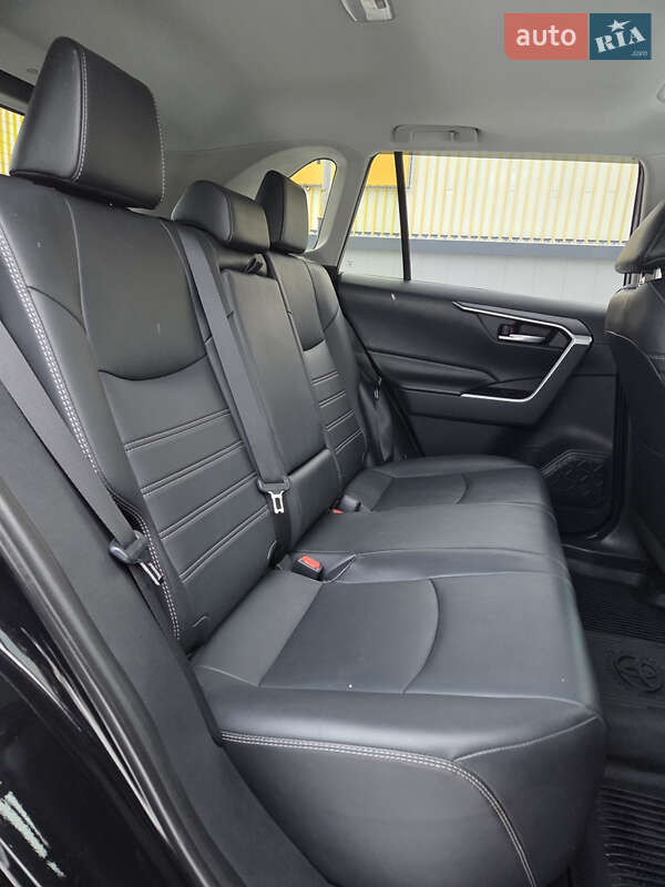 Позашляховик / Кросовер Toyota RAV4 2019 в Києві