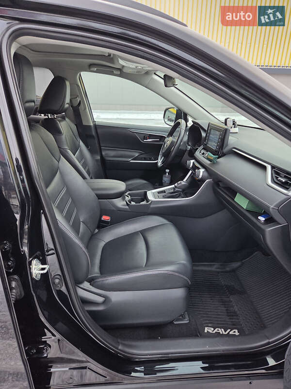 Позашляховик / Кросовер Toyota RAV4 2019 в Києві
