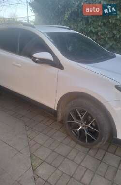 Позашляховик / Кросовер Toyota RAV4 2016 в Ужгороді