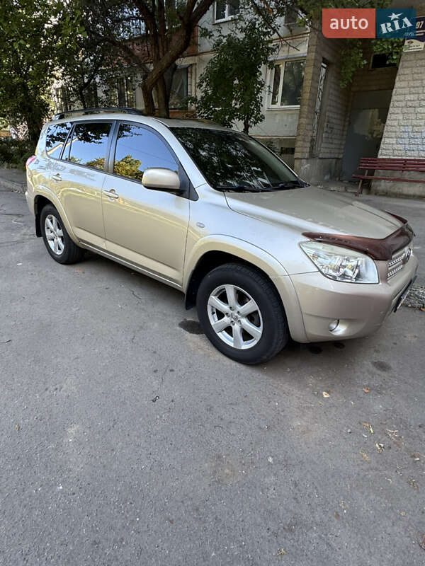 Внедорожник / Кроссовер Toyota RAV4 2007 в Киеве