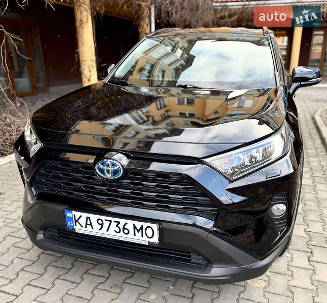 Позашляховик / Кросовер Toyota RAV4 2020 в Києві