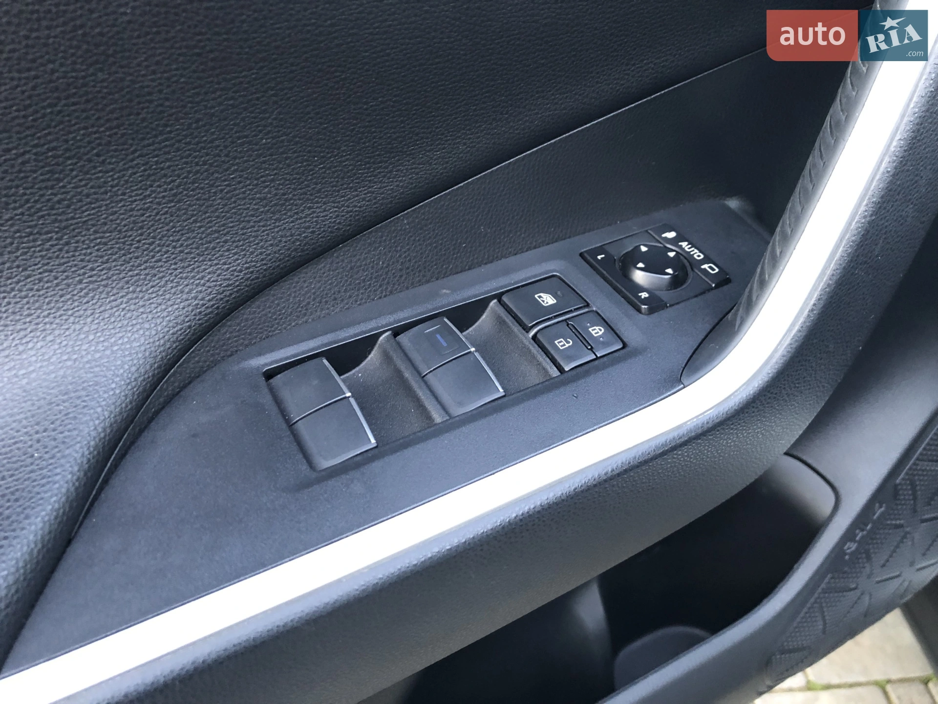 2019 Toyota RAV 4 - мініатюра 72
