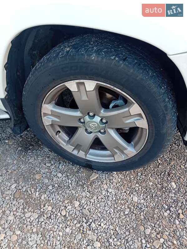 Позашляховик / Кросовер Toyota RAV4 2010 в Трускавці