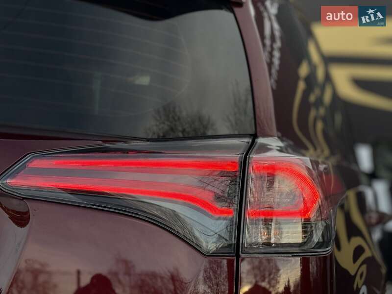 Позашляховик / Кросовер Toyota RAV4 2017 в Вінниці