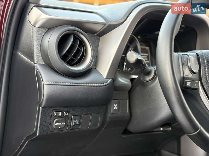 Позашляховик / Кросовер Toyota RAV4 2017 в Вінниці