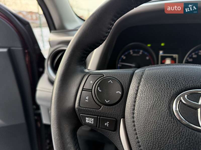 Позашляховик / Кросовер Toyota RAV4 2017 в Вінниці