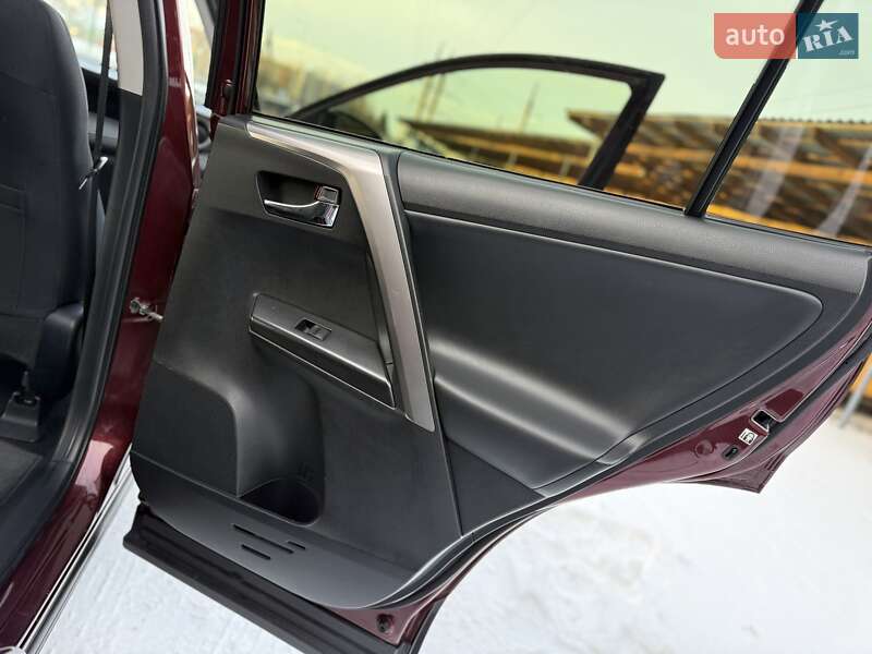 Позашляховик / Кросовер Toyota RAV4 2017 в Вінниці